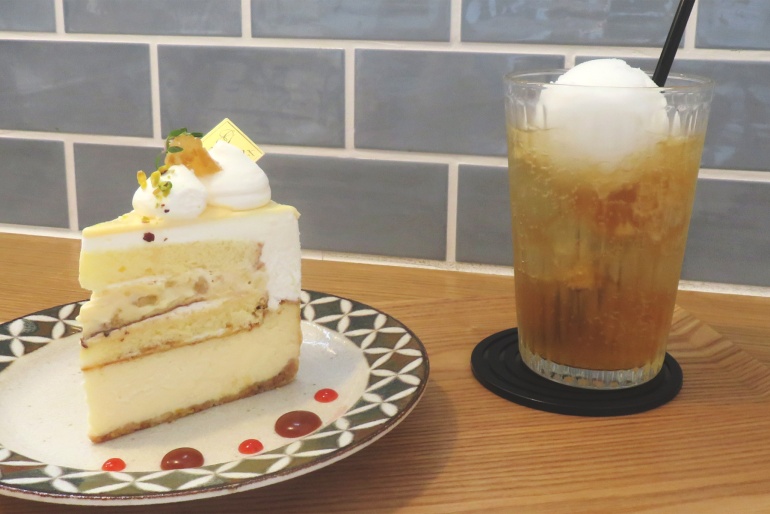 【レモンカスタードチーズケーキ】540円(税込)【瀬戸内レモンシャーベットレモンスカッシュ】550円(税込)