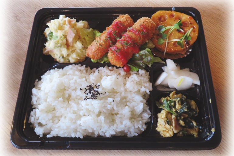 日替りお弁当大 650円(税込)、小 500円(税込)