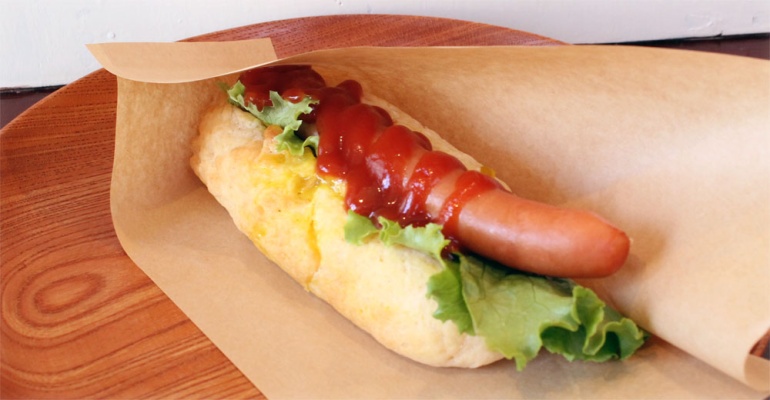 【手作り米粉パンのホットドック】450円(税込)
